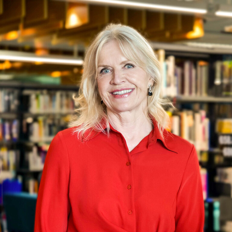 Professor Iwona Miliszewska Professor Iwona Miliszewska